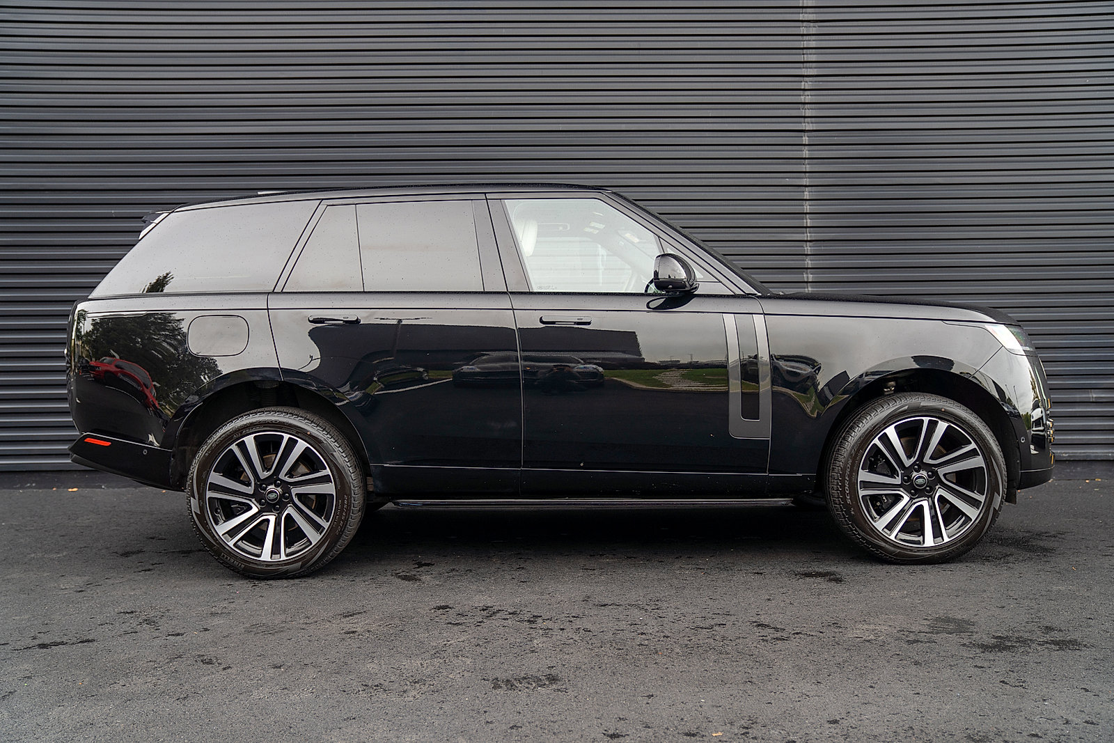 Used 2023 Land Rover Range Rover SE AWD/4WD image 26