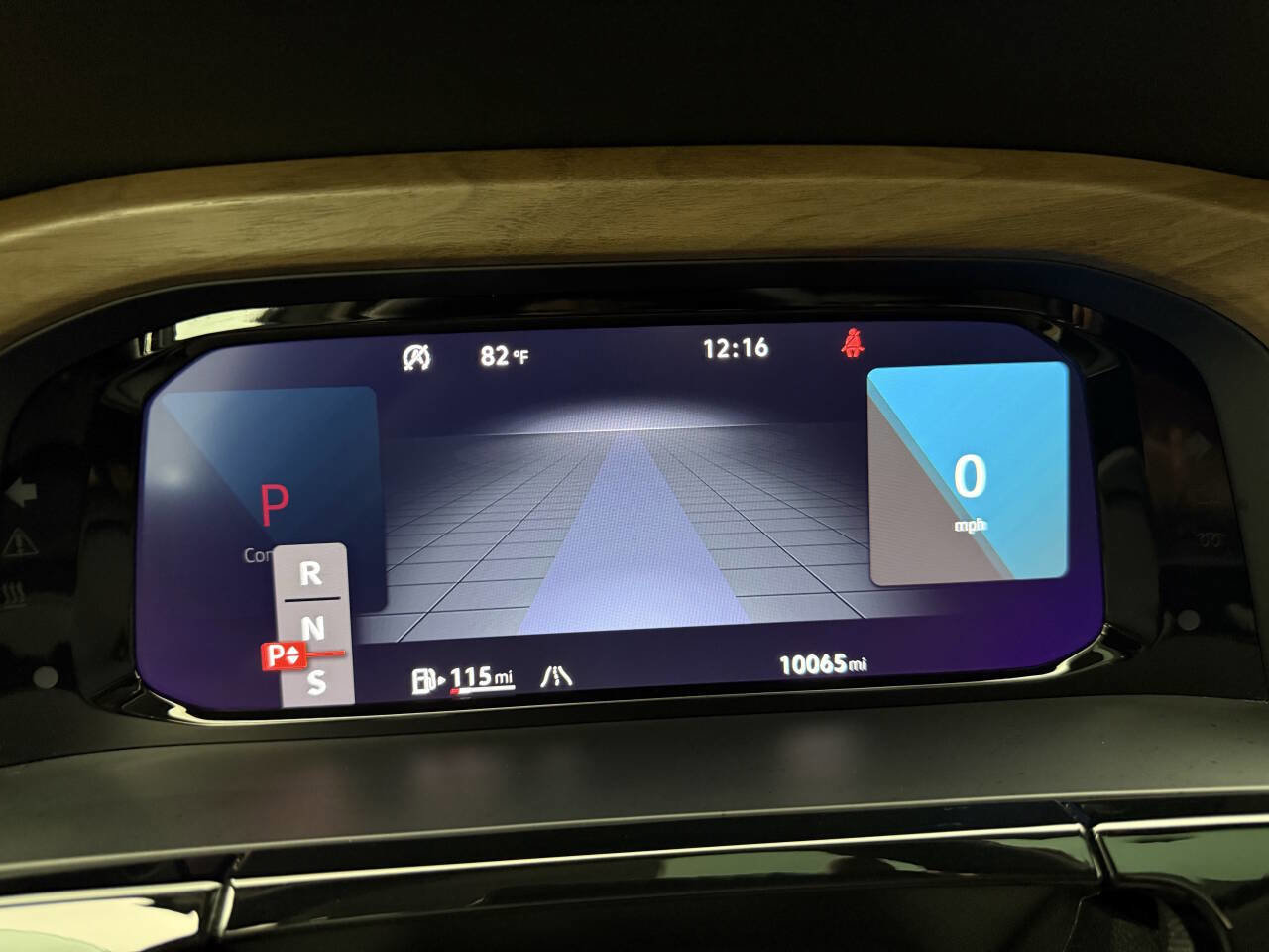 Used 2024 Volkswagen Atlas SE w/ Panoramic Sunroof Package image 17