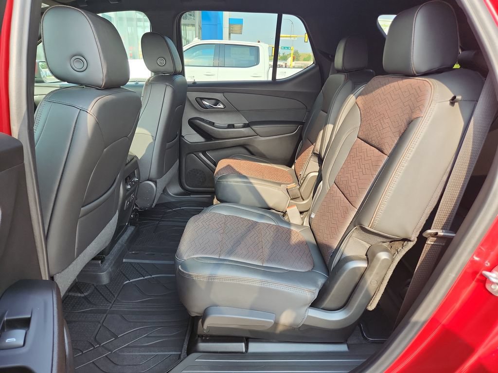 Certified 2024 Chevrolet Traverse High Country AWD/4WD image 32