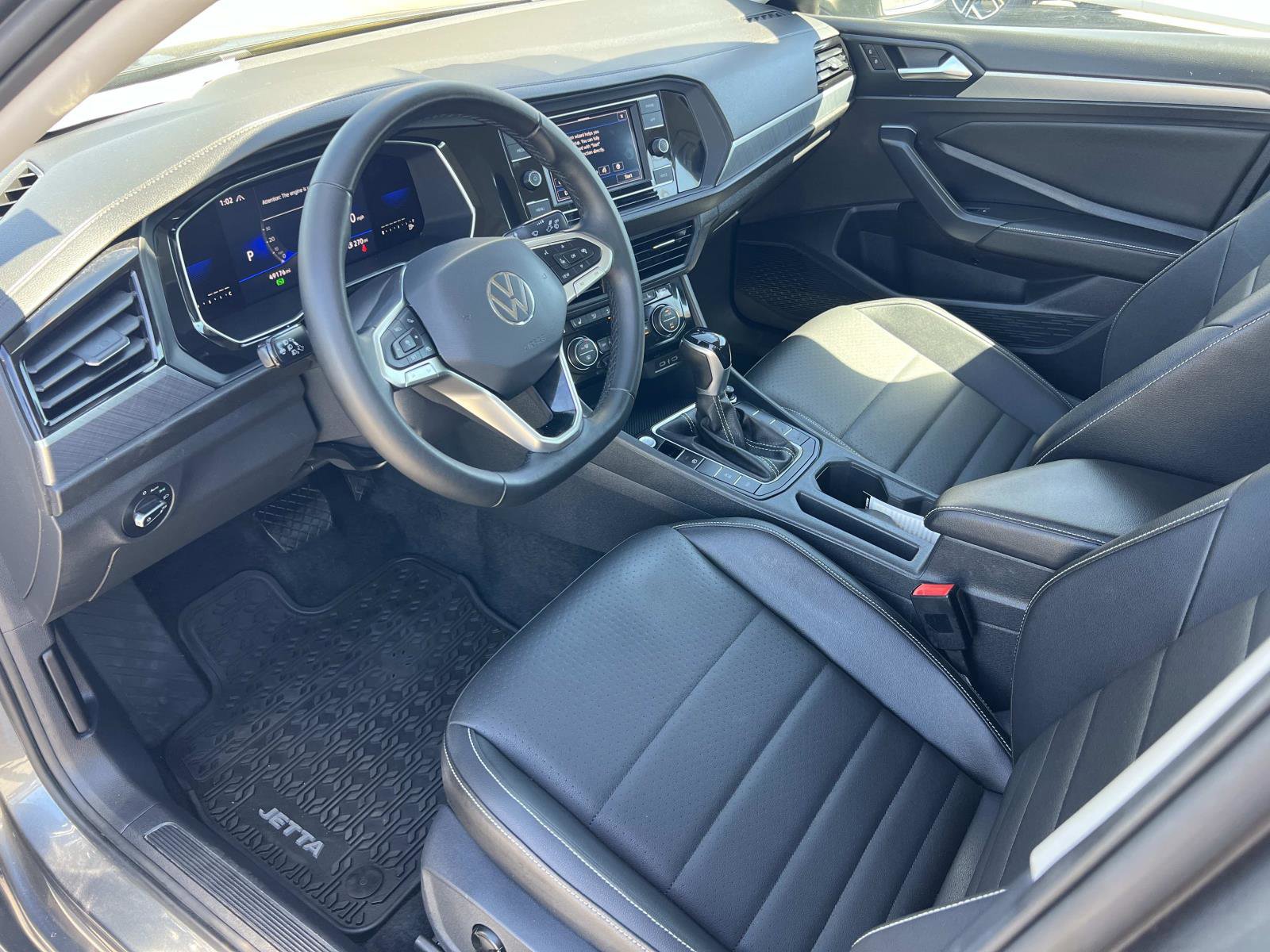 Certified 2022 Volkswagen Jetta SE image 5