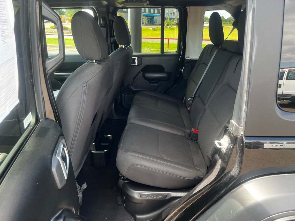 Used 2024 Jeep Wrangler Unlimited Rubicon 4xe image 28