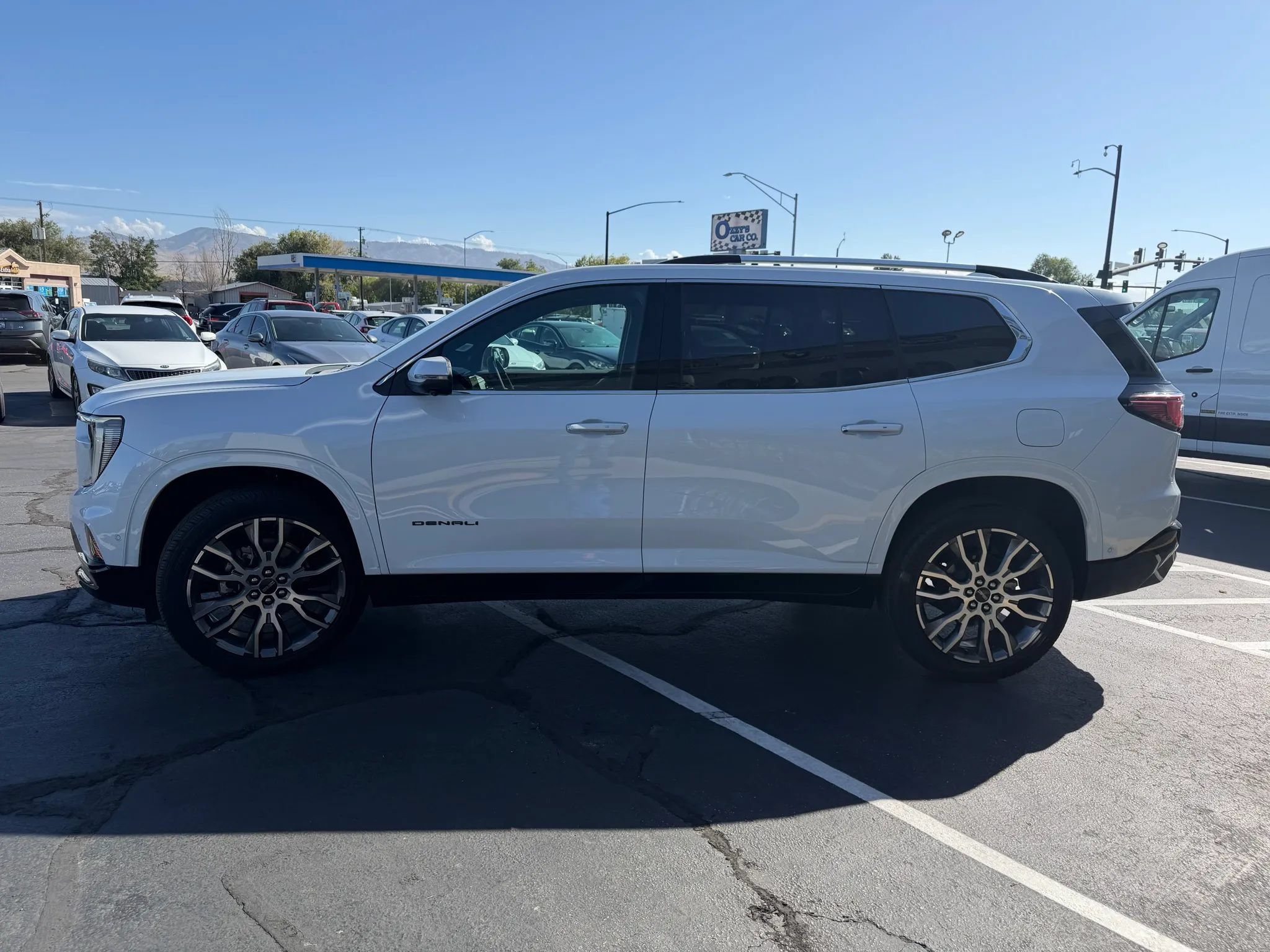 Used 2026 GMC Acadia Denali Ultimate AWD/4WD image 5