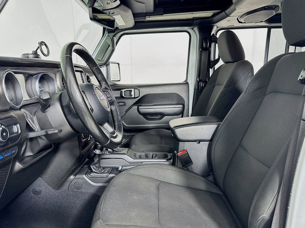 Used 2023 Jeep Wrangler Unlimited w/ Sun & Screen Package image 10