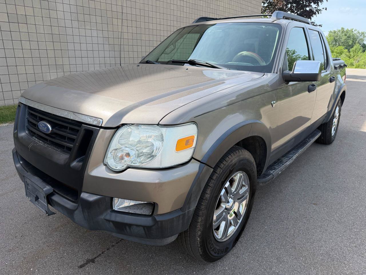 Used 2007 Ford Explorer Sport Trac XLT AWD/4WD image 1