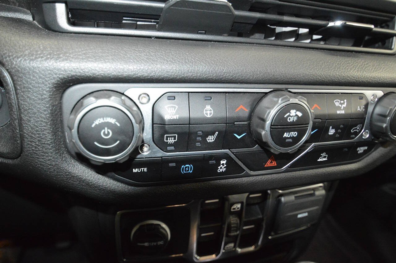 Used 2024 Jeep Wrangler Unlimited w/ Convenience Group AWD/4WD image 31