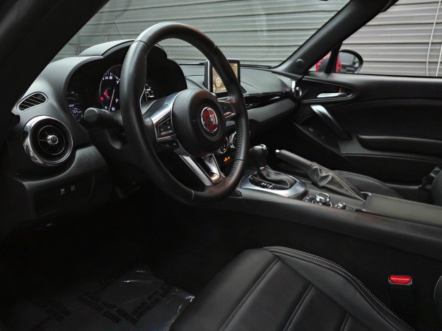 Used 2017 FIAT 124 Spider Lusso RWD image 12