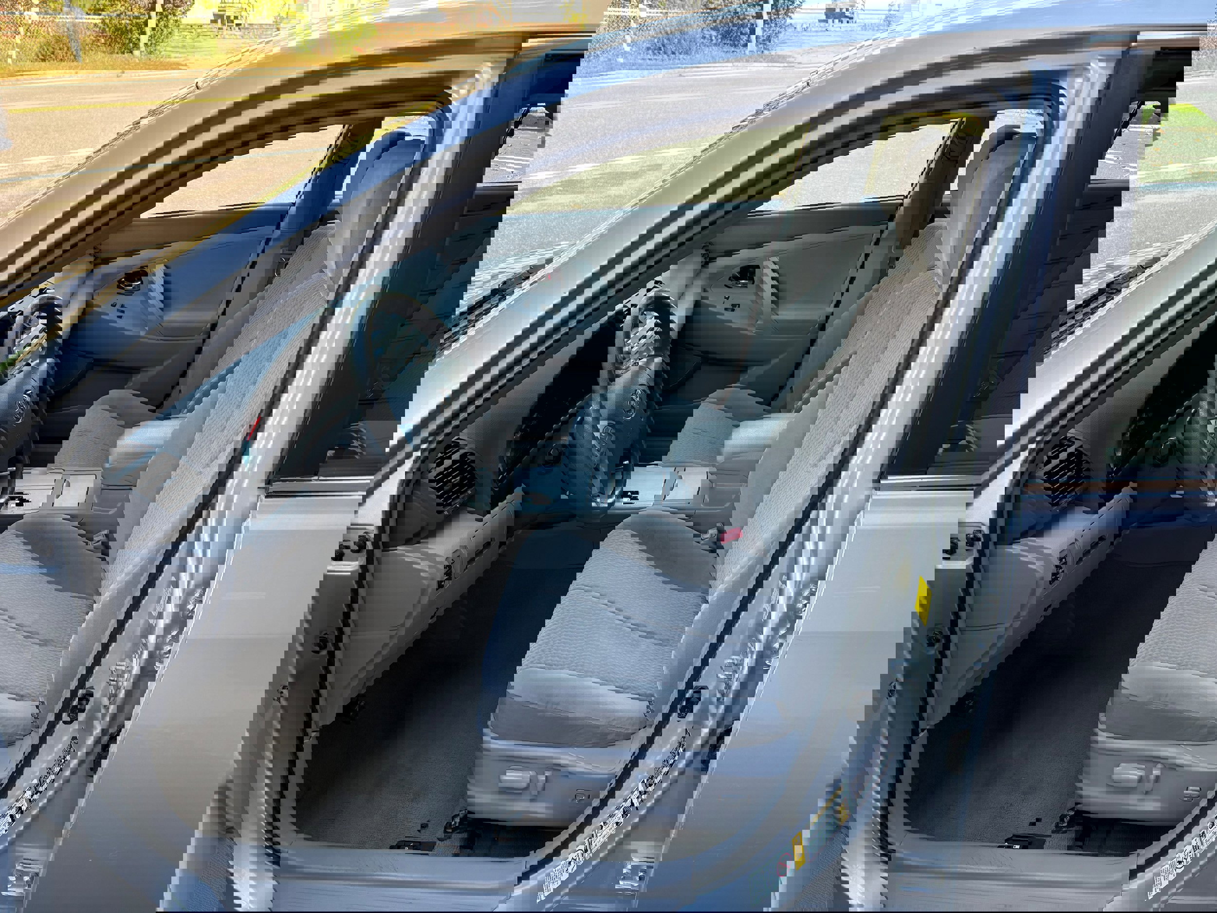 Used 2011 Toyota Camry LE image 8