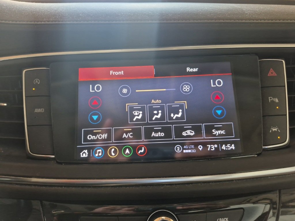 Used 2024 Buick Enclave Avenir image 17