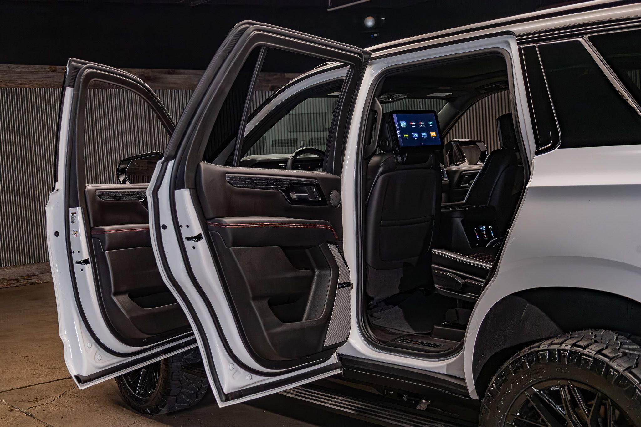Used 2026 GMC Yukon AT4 Ultimate AWD/4WD image 30