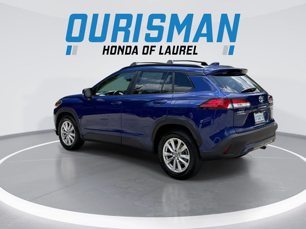 Used 2022 Toyota Corolla Cross LE w/ Moonroof Package AWD/4WD image 6