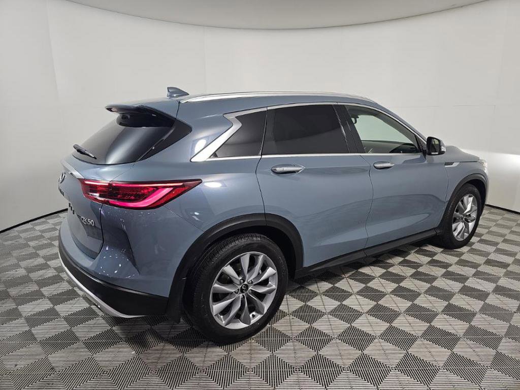 Used 2022 INFINITI QX50 Luxe FWD image 2