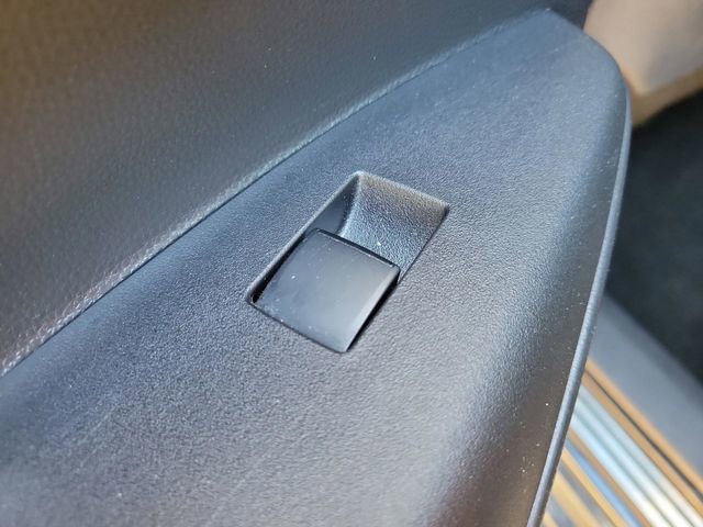 Used 2024 Toyota Corolla SE image 18