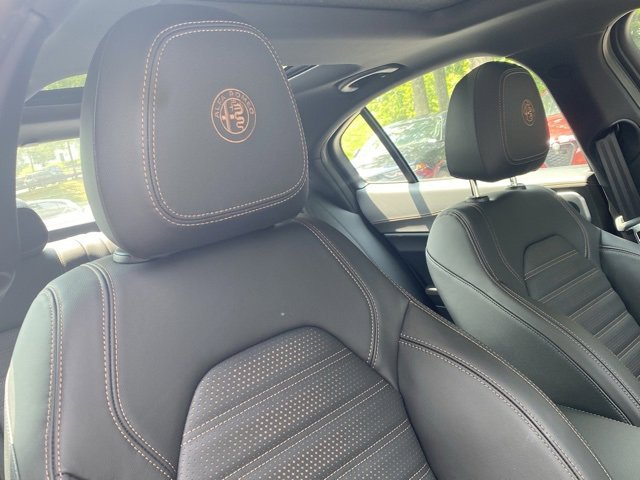 New 2025 Alfa Romeo Giulia AWD w/ Driving Assist Package image 40