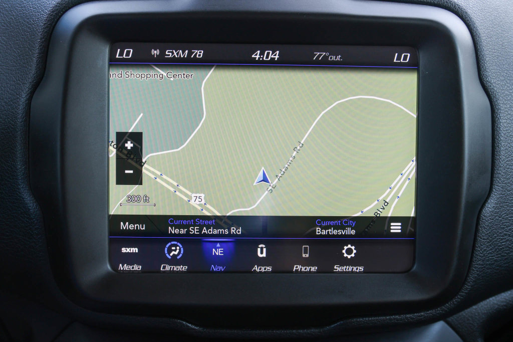 Used 2023 Jeep Renegade Latitude AWD/4WD image 24