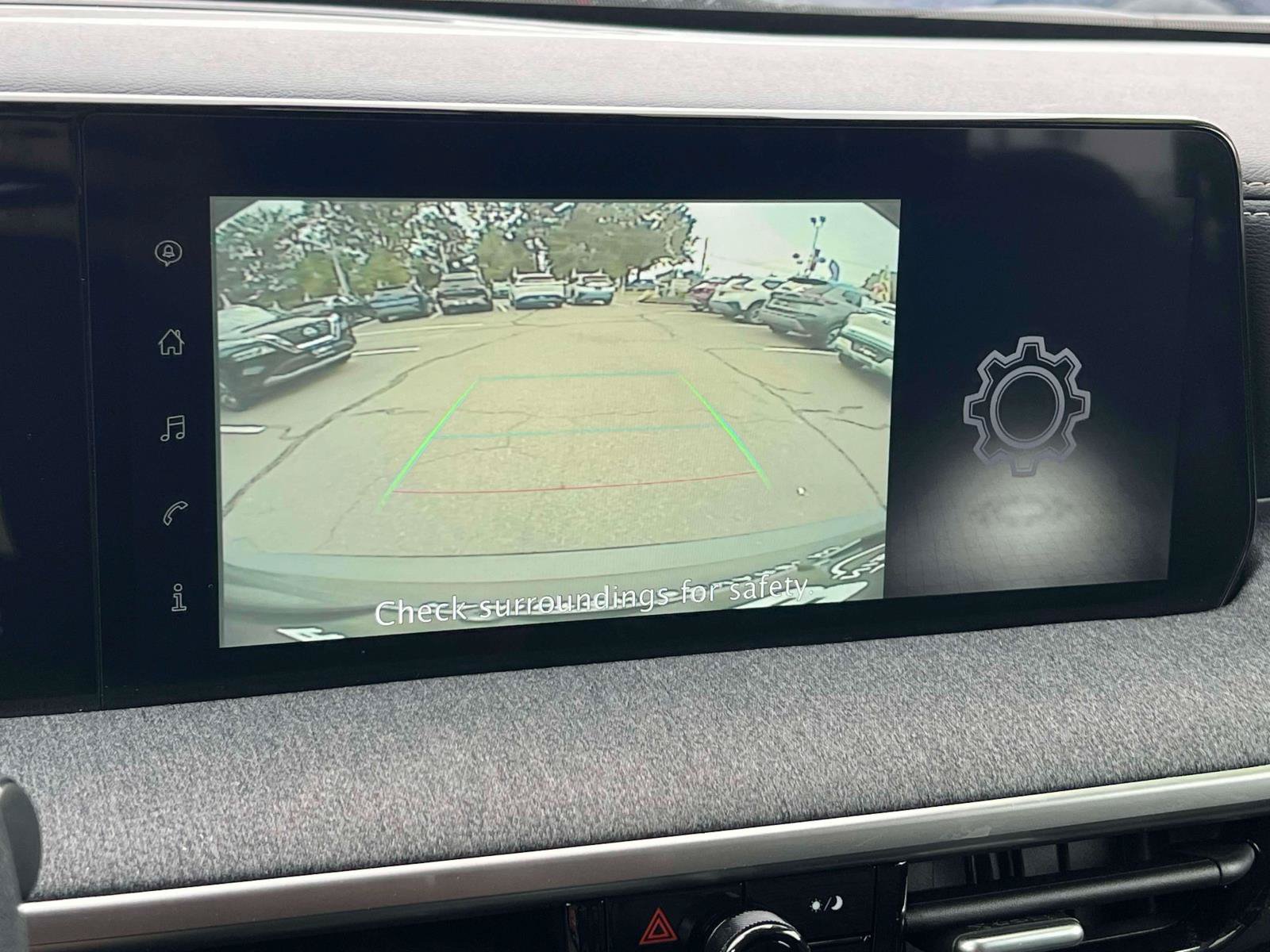 Used 2025 Nissan Kicks SV AWD/4WD image 13