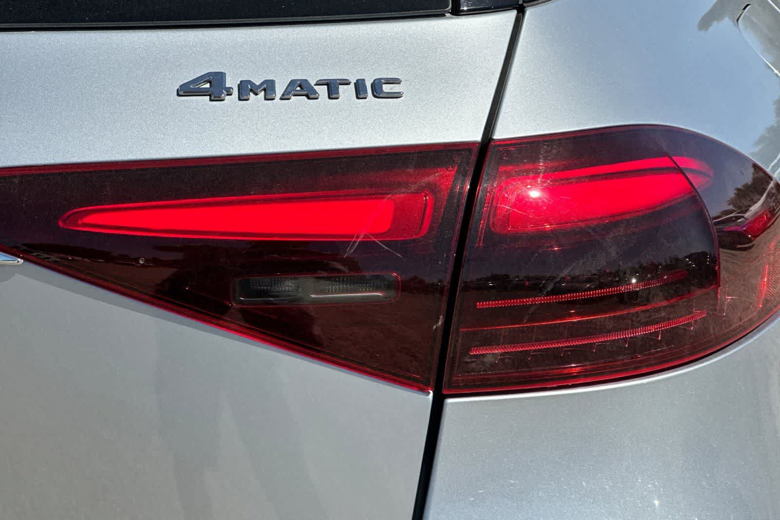 Used 2024 Mercedes-Benz GLE 450 4MATIC image 36