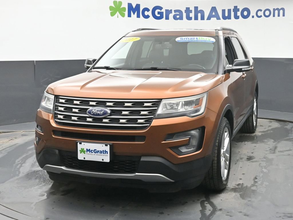 Used 2017 Ford Explorer XLT w/ Equipment Group 202A image 5