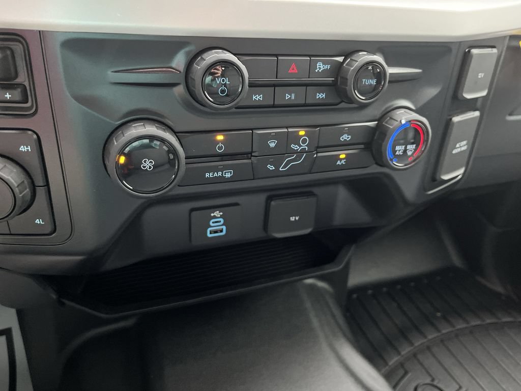 Used 2025 Ford F250 XL w/ XL Driver Assist Package AWD/4WD image 18
