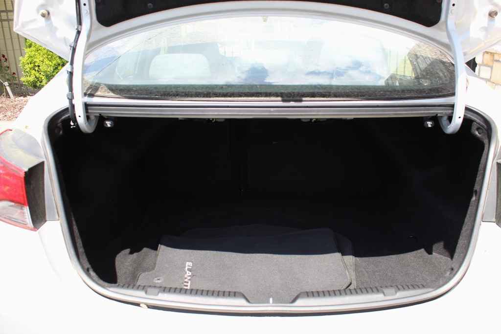 Used 2015 Hyundai Elantra SE w/ Option Group 02 FWD image 7
