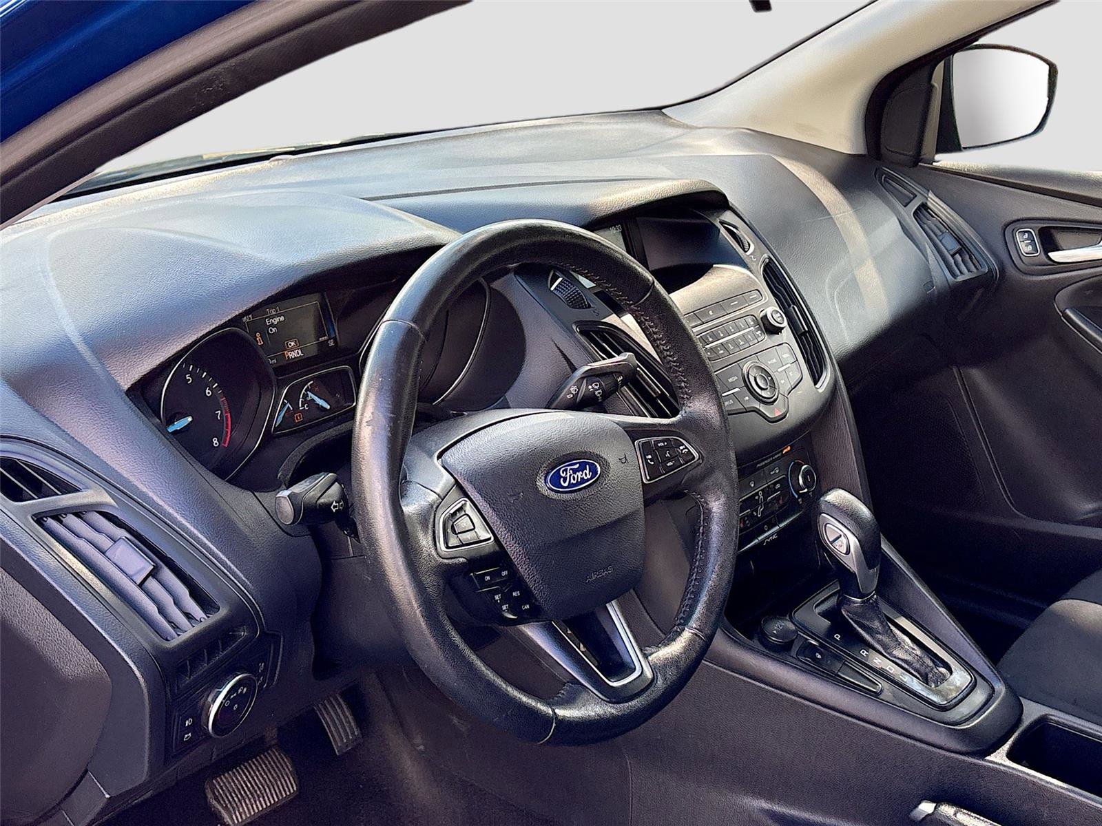 Used 2018 Ford Focus SE w/ SE Appearance Package image 10