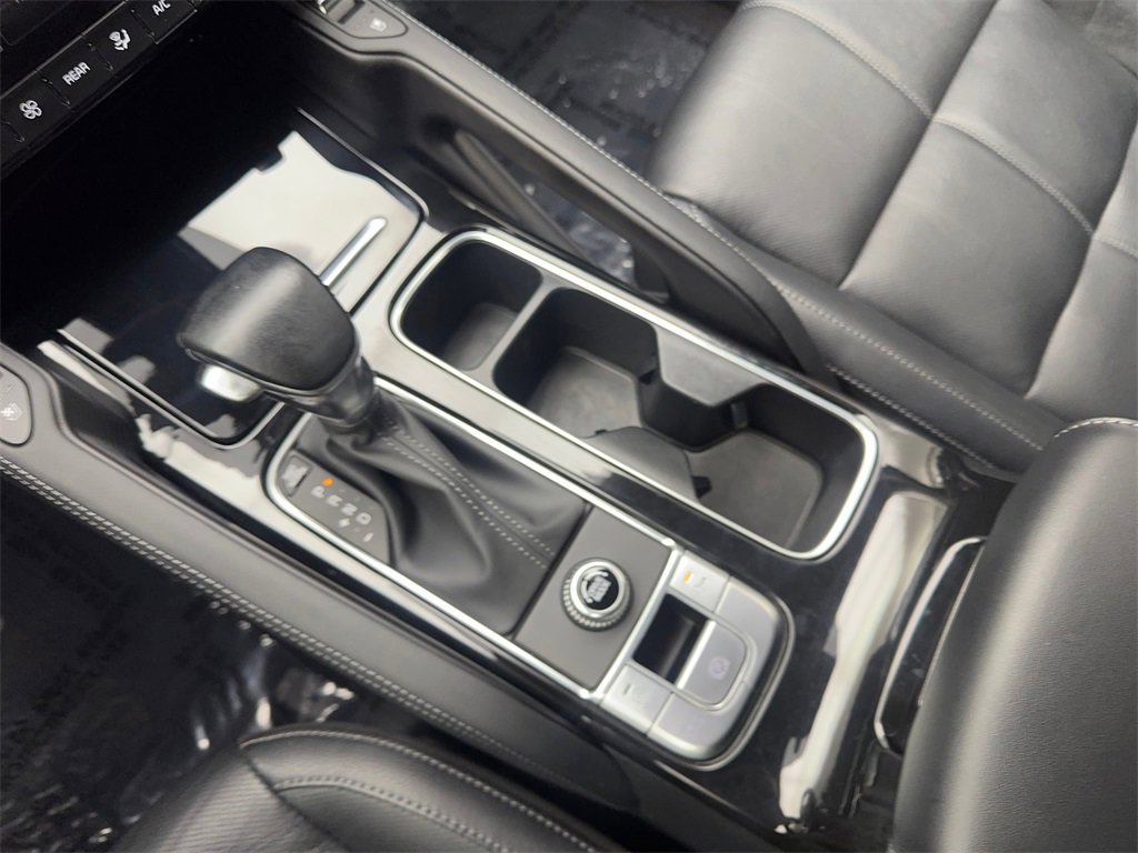 Used 2025 Kia Telluride EX w/ EX Captain's Chair Package image 71
