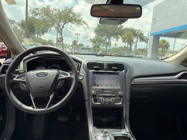 Used 2019 Ford Fusion SE w/ Equipment Group 151A FWD image 11