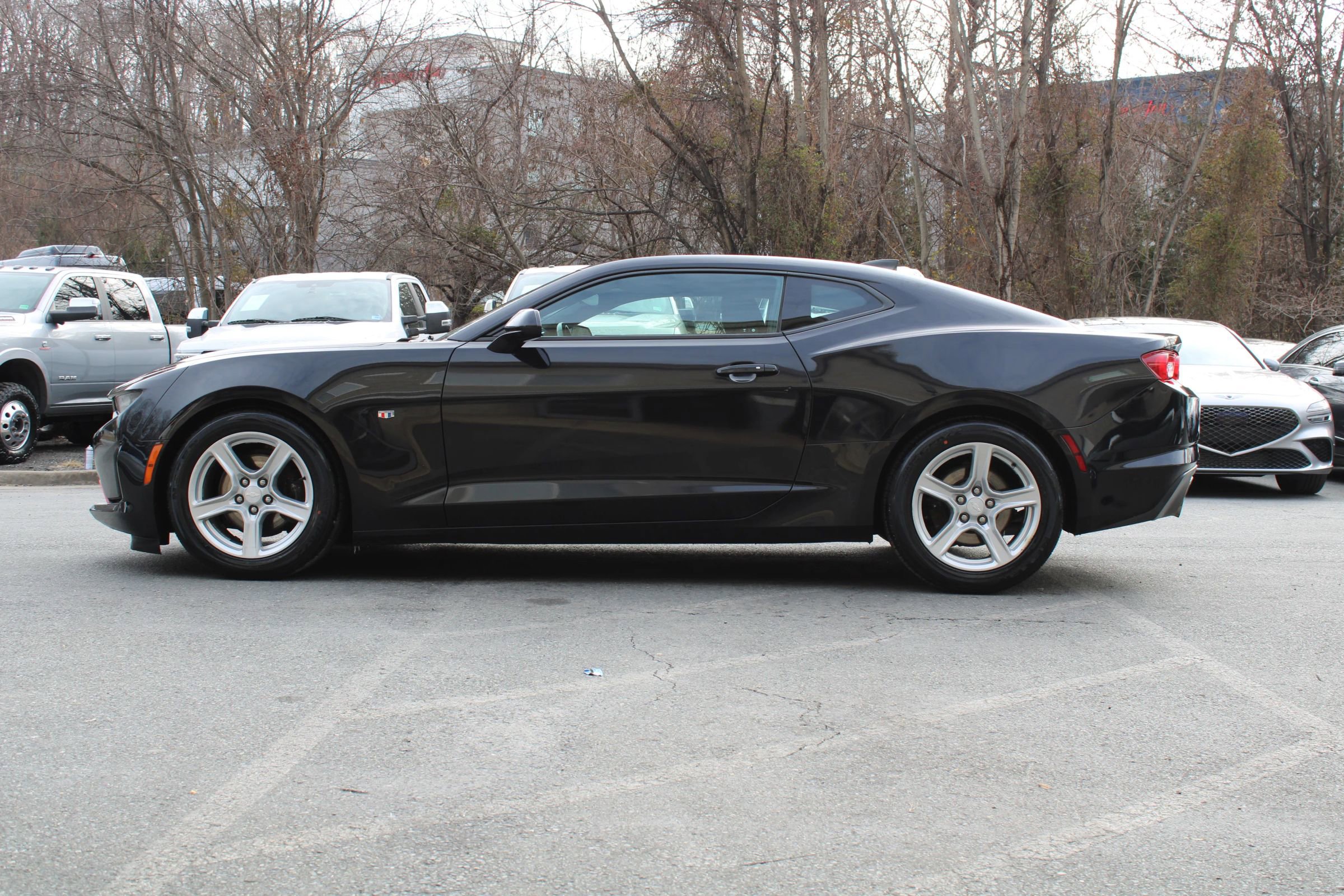Used 2019 Chevrolet Camaro LT w/ Technology Package image 26