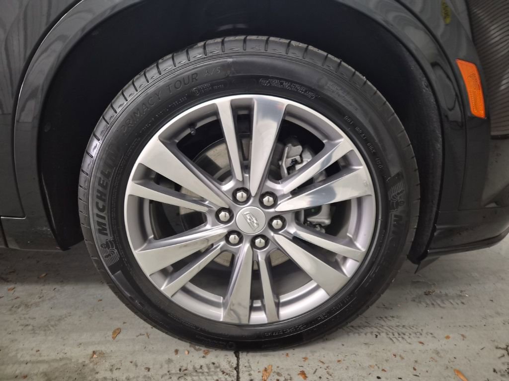 Certified 2025 Cadillac XT6 Premium Luxury image 11