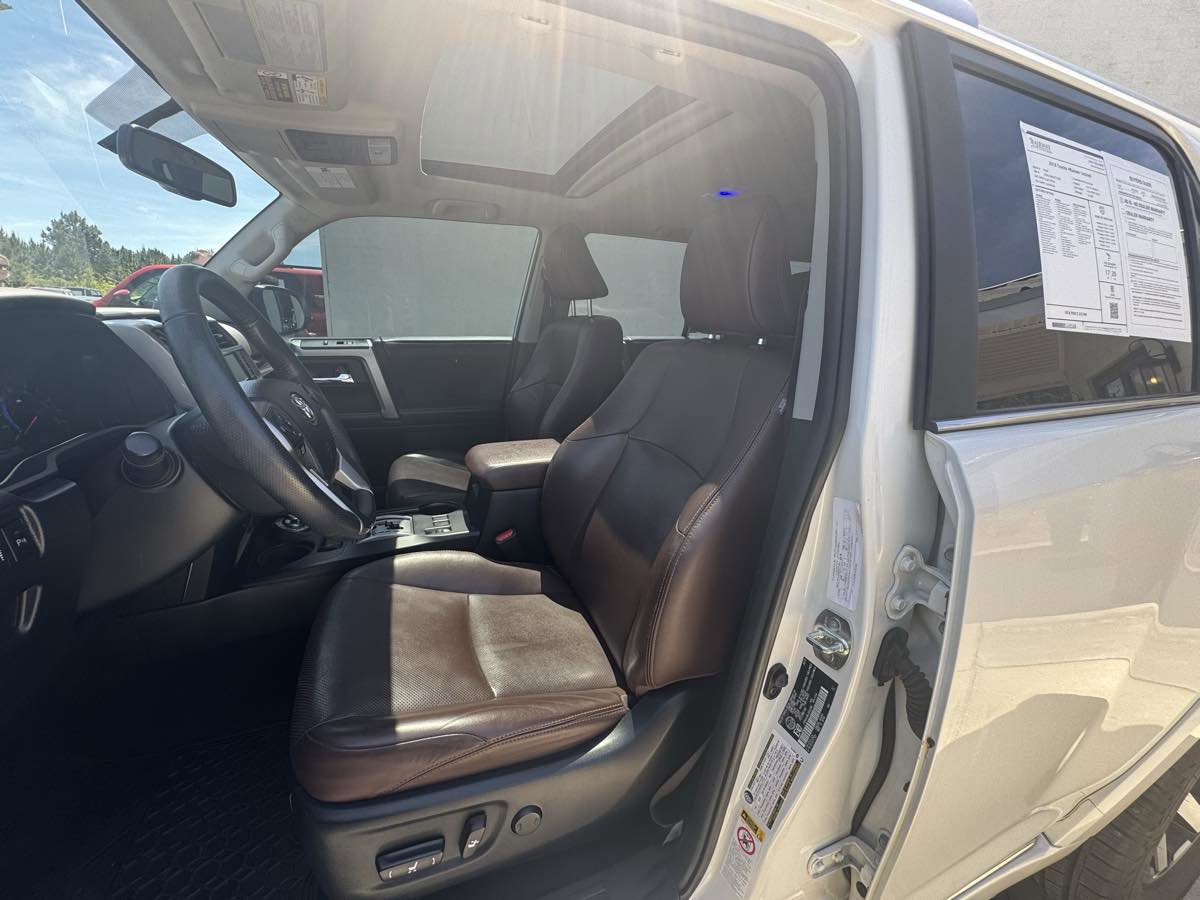 Used 2018 Toyota 4Runner SR5 AWD/4WD image 7