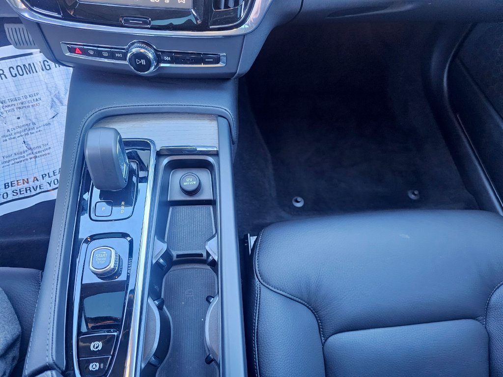 Certified 2025 Volvo V90 B6 Cross Country Plus AWD/4WD image 46