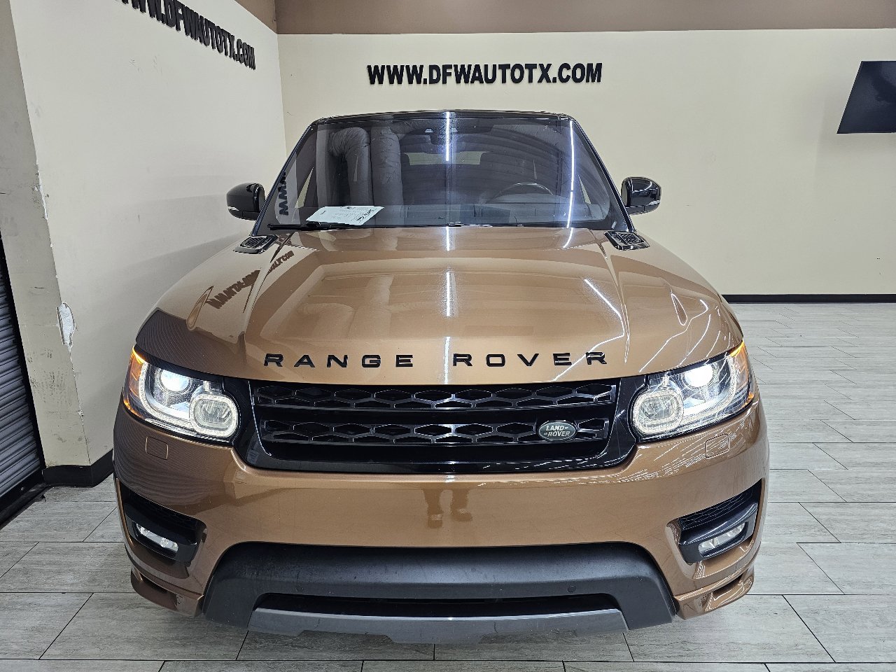 Used 2017 Land Rover Range Rover Sport HSE Dynamic image 3