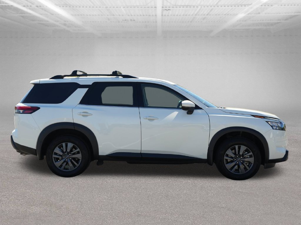 Used 2024 Nissan Pathfinder SV AWD/4WD image 10