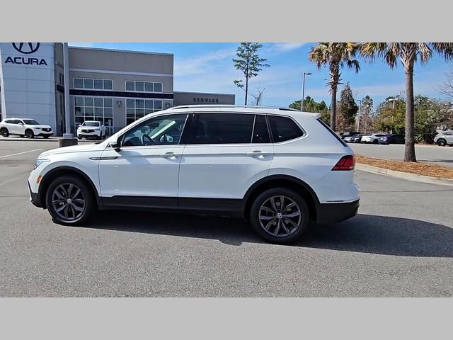 Used 2023 Volkswagen Tiguan SE w/ Panoramic Sunroof Package FWD image 20