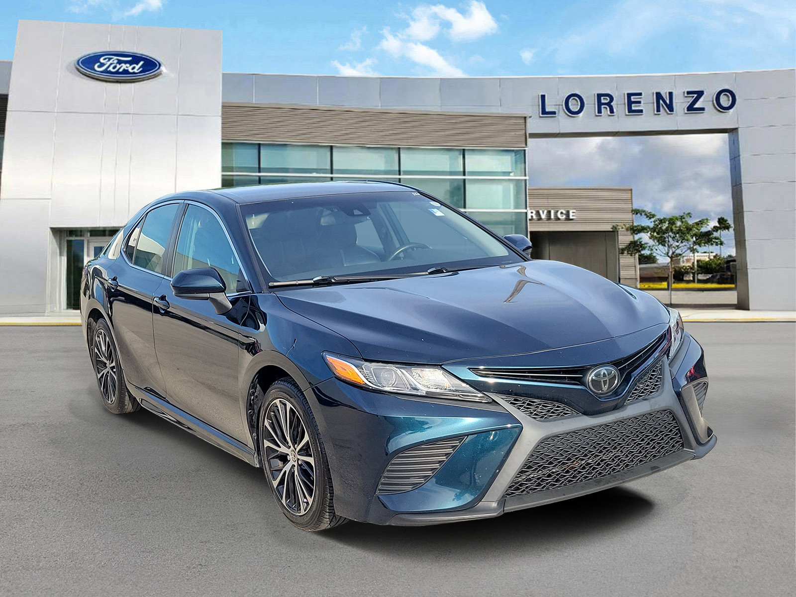 Used 2020 Toyota Camry SE FWD image 3