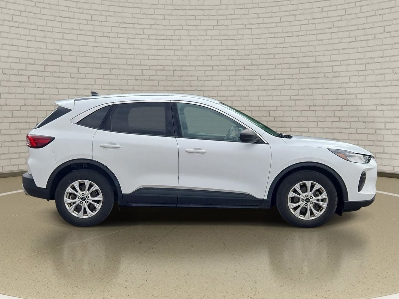 Used 2023 Ford Escape Active FWD image 4