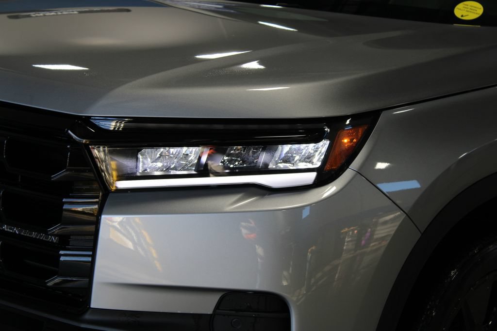 New 2026 Honda Pilot Black Edition image 2