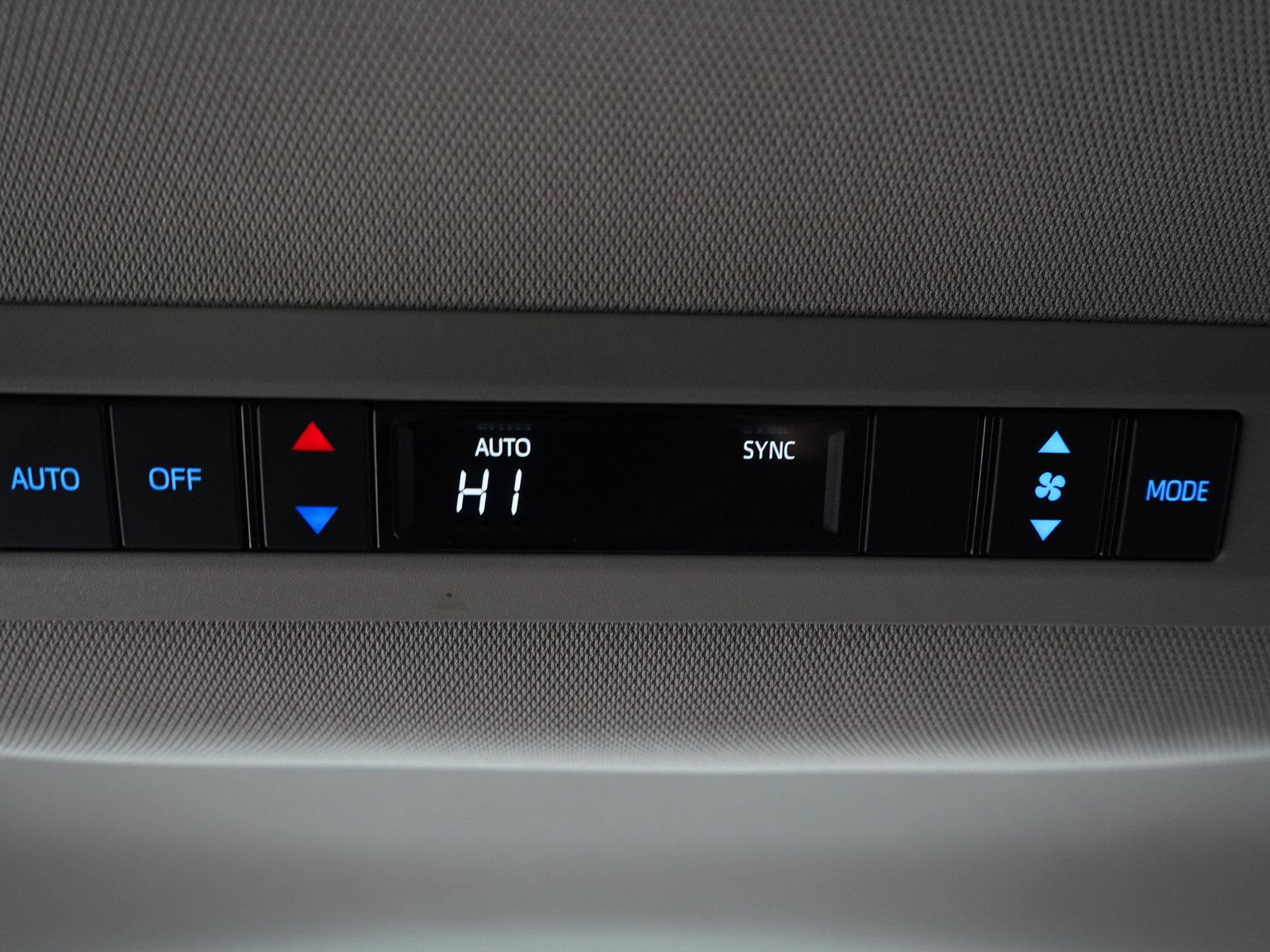 Used 2024 Toyota Sienna LE image 19