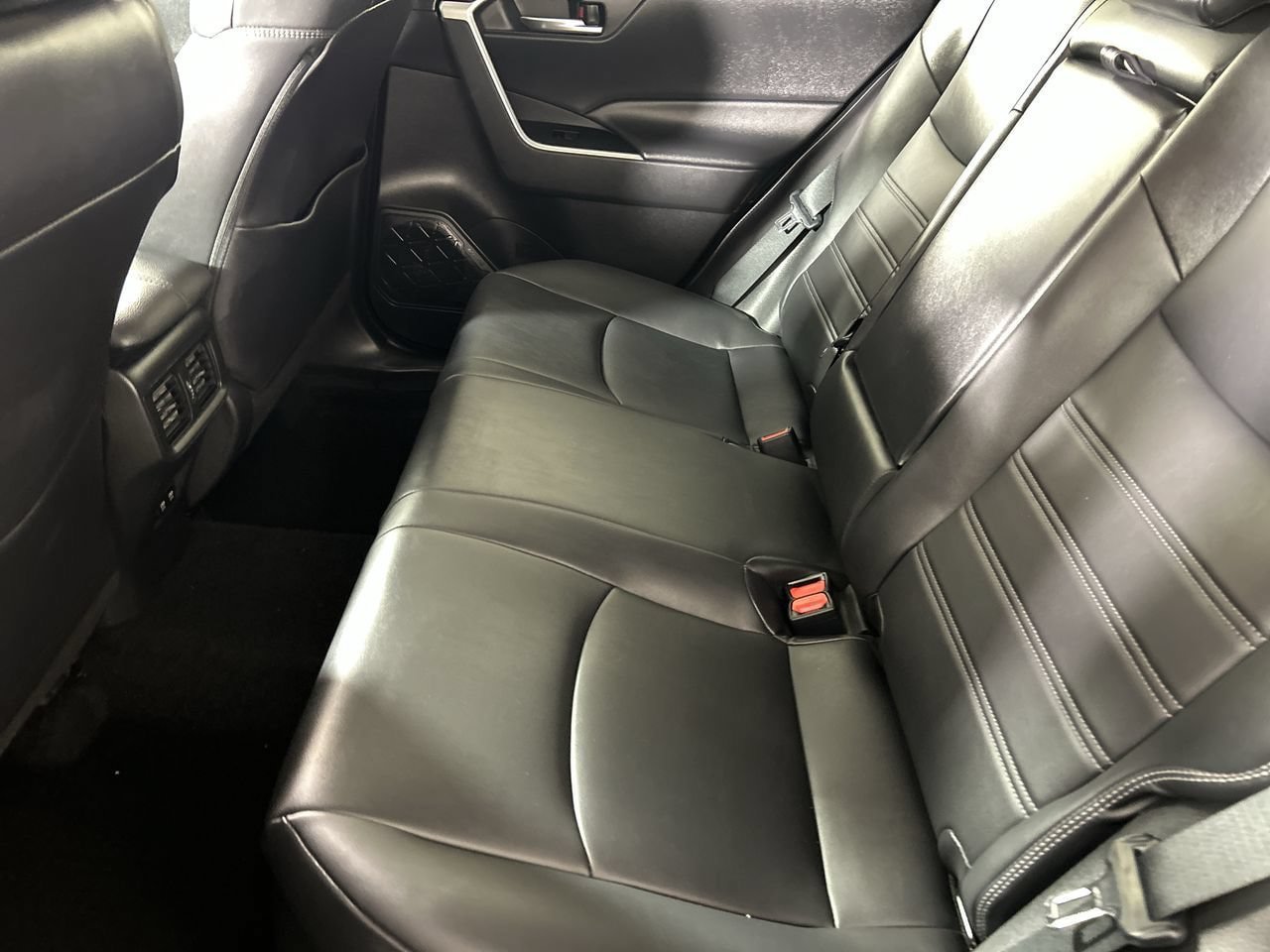 Used 2021 Toyota RAV4 XLE Premium AWD/4WD image 25