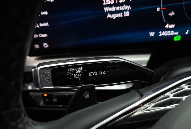 Used 2024 Cadillac Lyriq Luxury RWD image 23
