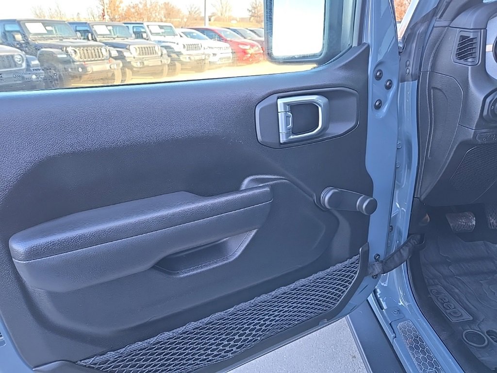 Used 2024 Jeep Wrangler Sport image 37