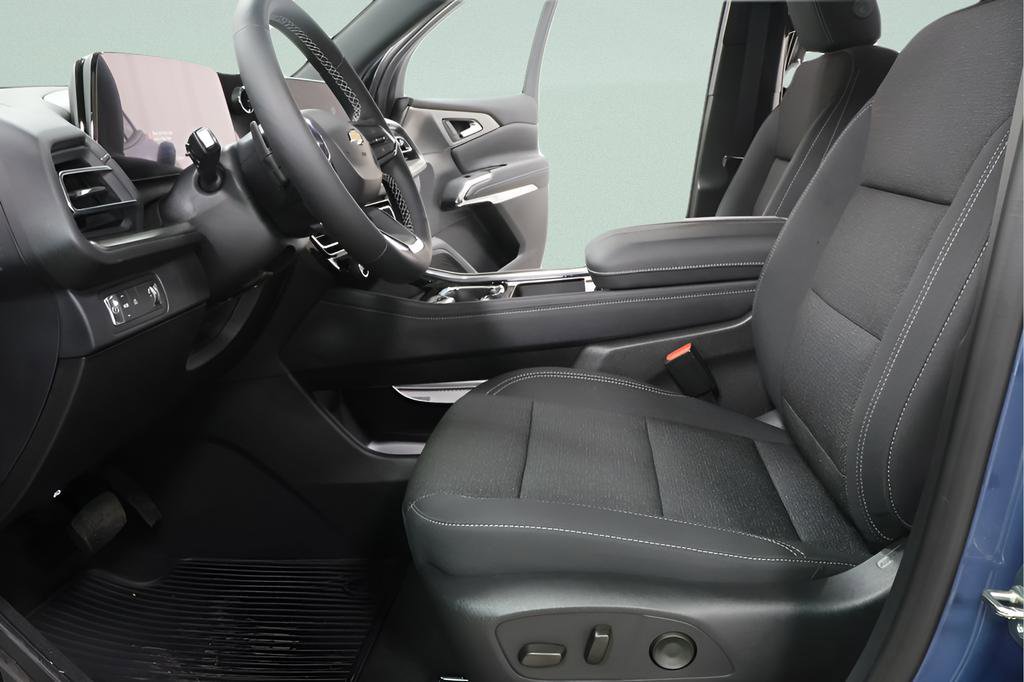 New 2026 Chevrolet Traverse LT w/ Driver Confidence Package image 20