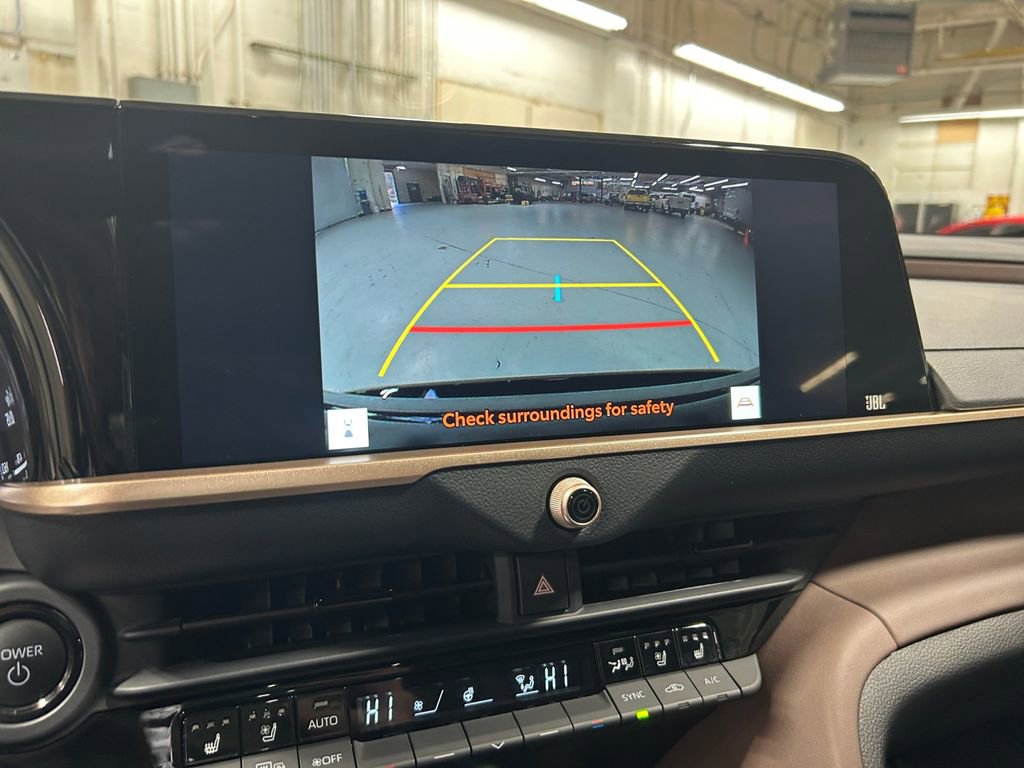 Used 2023 Toyota Crown Limited image 19