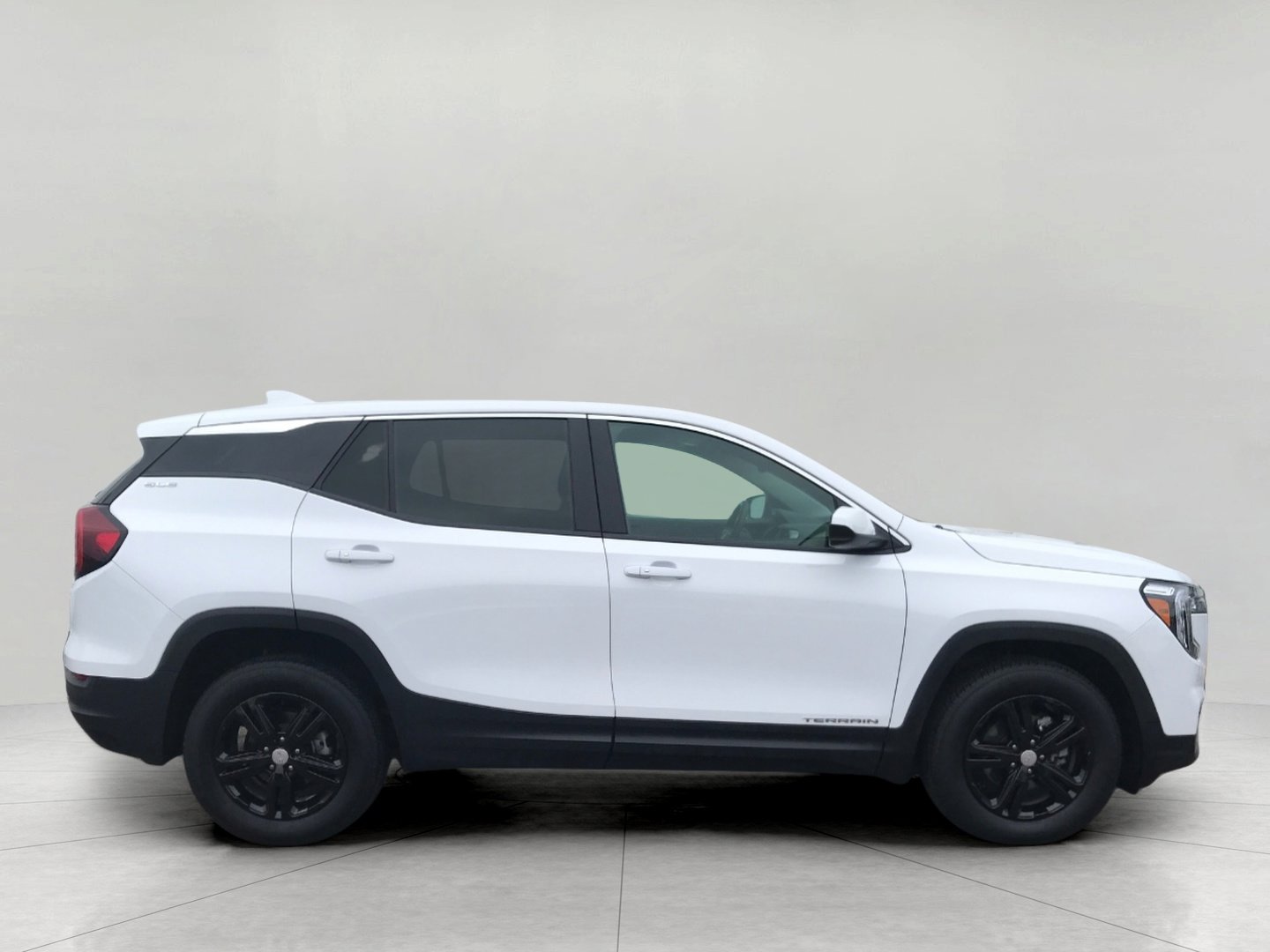 Used 2024 GMC Terrain SLE image 11