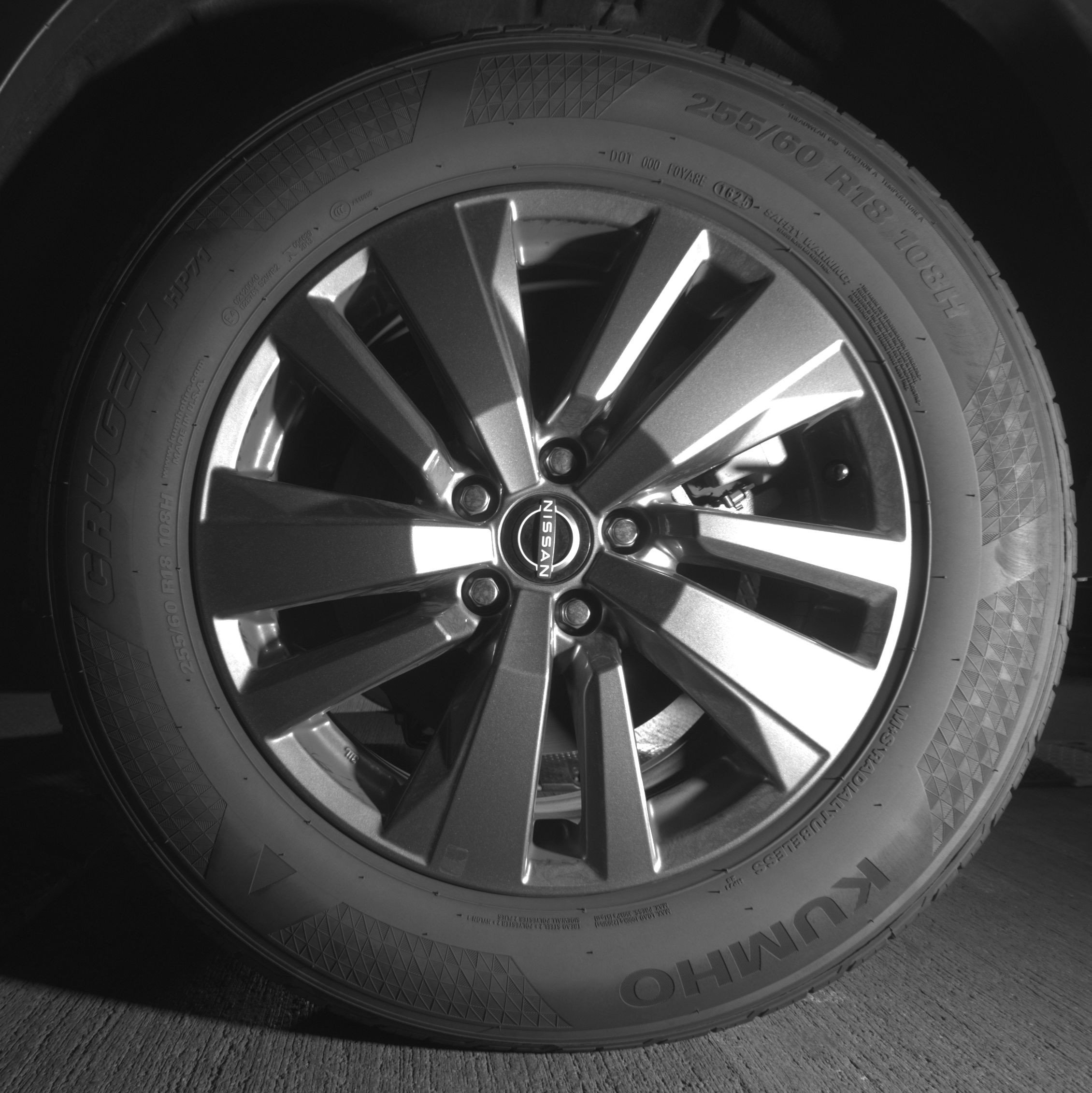 Used 2025 Nissan Pathfinder SV image 14