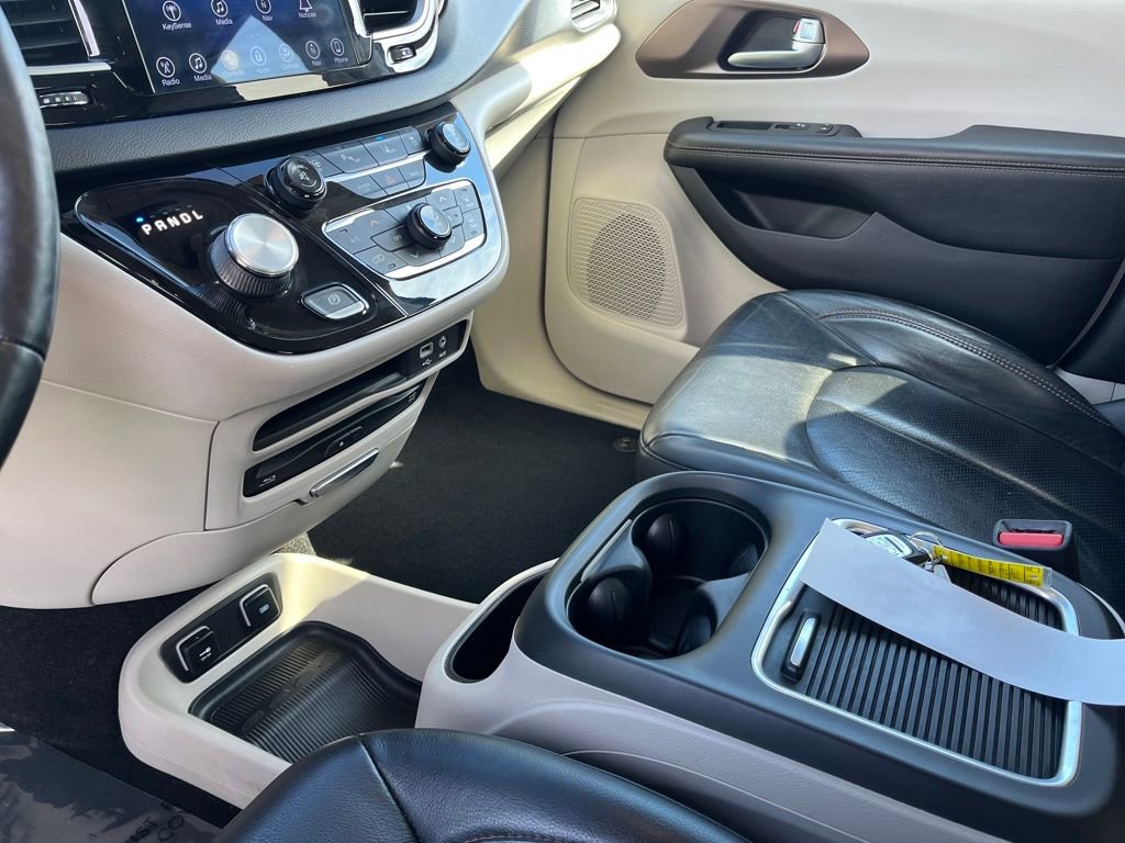 Used 2017 Chrysler Pacifica Touring-L Plus w/ Advanced Safetytec Group image 24