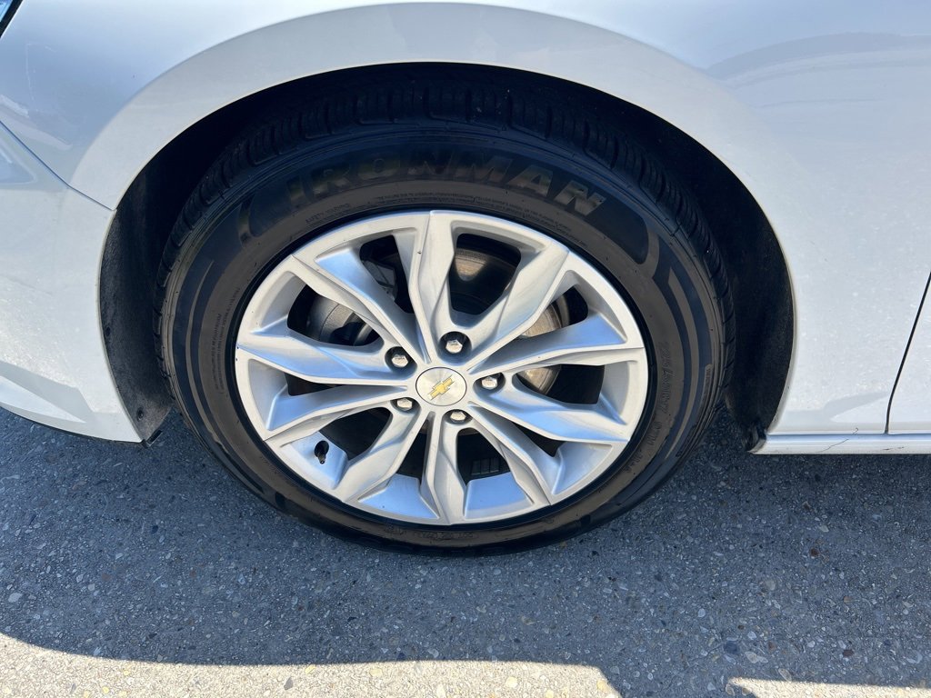 Used 2022 Chevrolet Malibu LT image 23