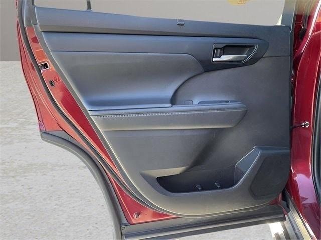 Used 2022 Toyota Highlander XLE image 86
