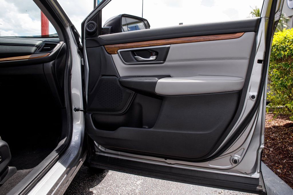 Used 2017 Honda CR-V Touring image 34