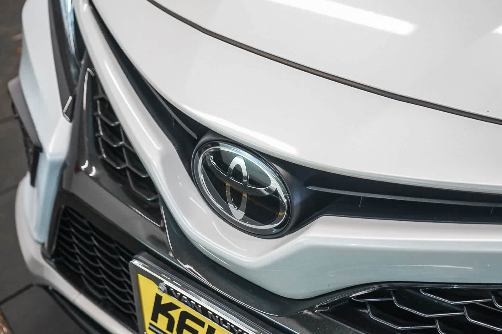 Used 2023 Toyota Camry XSE FWD image 6