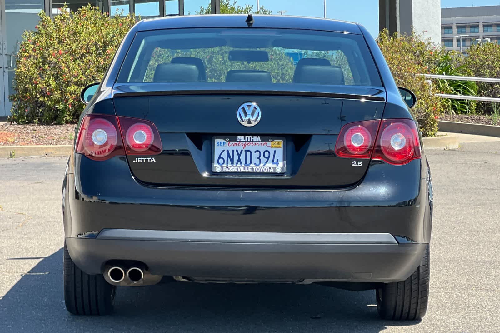 Used 2010 Volkswagen Jetta Limited Edition w/ California Edition Pkg FWD image 8